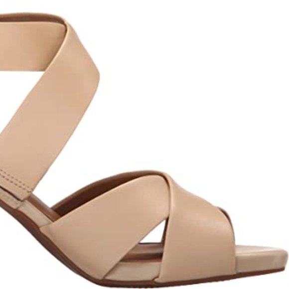 Clarks NUDE Florine Sashae Leather Sandal: Size 7.5 - Picture 12 of 14